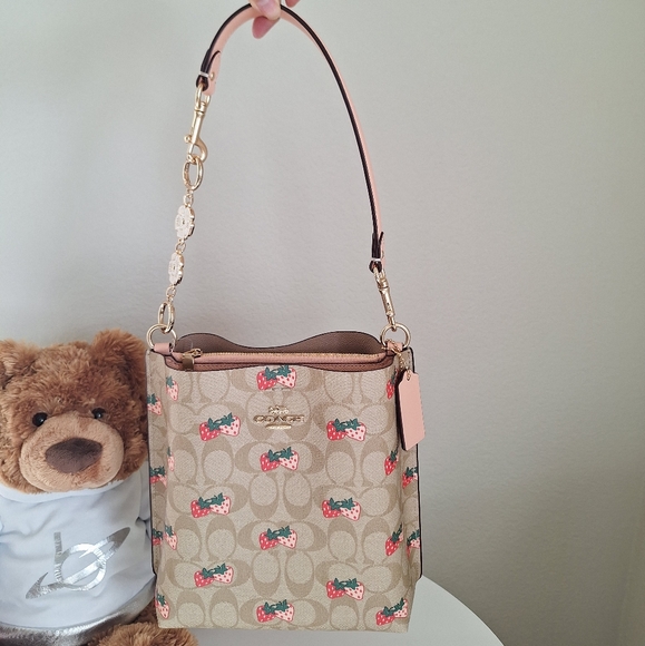 NWT Coach CB602 Mollie Bucket Bag 22 In Signature Canvas With Strawberry Print - Picture 6 of 11